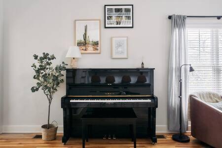 The Commodore - Stunning Vandy Home, Walk To It All Nashville Buitenkant foto